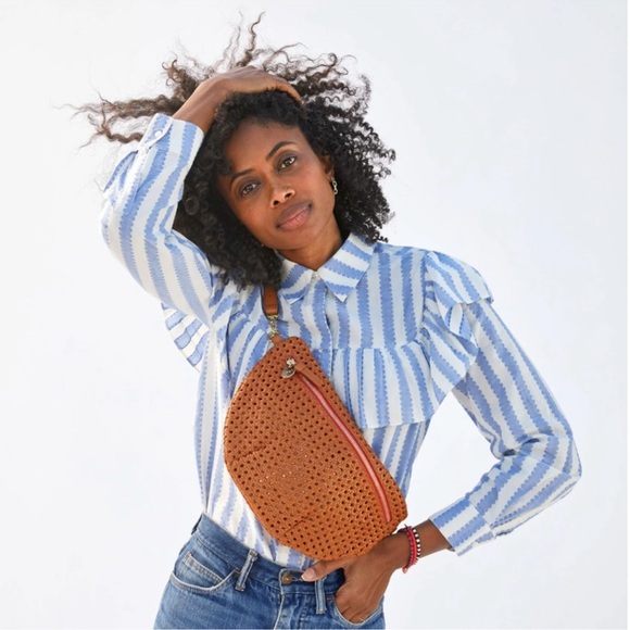 Clare V. Grande Fanny Tan Rattan Leather with Red Zipper - Picture 3 of 12